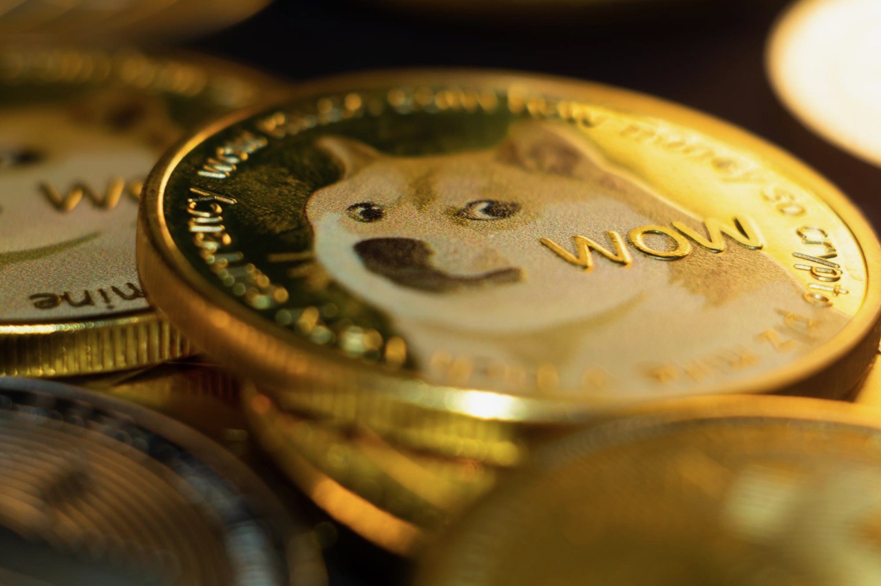 fraude cu tokenuri crypto false