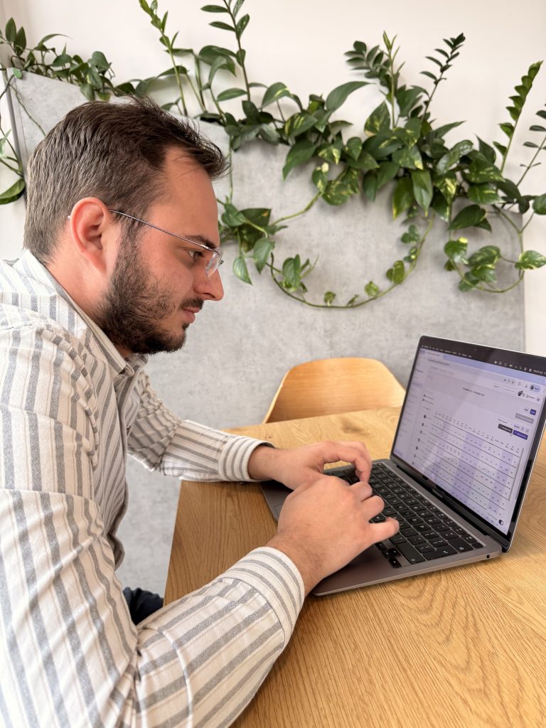 aplicatie hr papervee