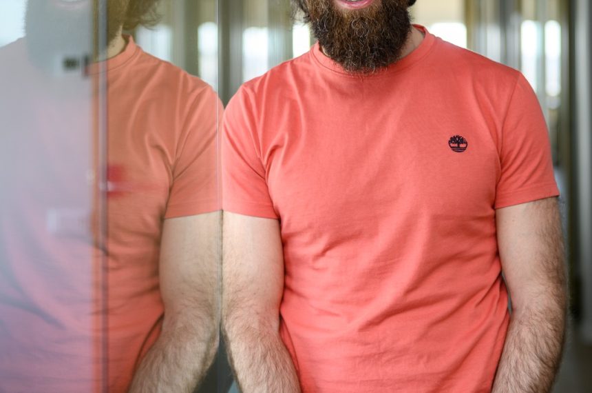 români reduc cheltuielile 2026